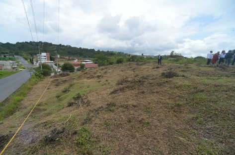 El comandante vitalicio de Bomberos de Xalapa, y presidente del Patronato del H. Cuerpo de Bomberos de Xalapa,Ernesto Flores Tlapa, agradeció al cabildo xalapeño su apoyo para conseguir este  terreno de mil 42 metros cuadrados, con una inversión  cercana a los 5 mdp, donde se construirá la  Estación de Bomberos Oriente. 