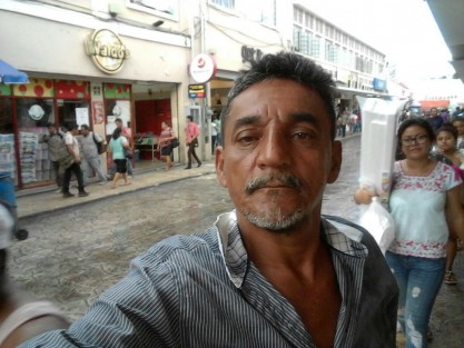 La tarde  de este martes, el periodista Cándido Ríos,  alias <em>La Pabucha</em> fue asesinado al igual que otros dos hombres en Juan Díaz  Covarrubias, municipio de Hueyapan de Ocampo, por hombres armados que llegaron a atacarlos abordo de una camioneta, cuando estaban en una gasolinera. 