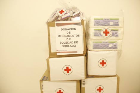 El consejo administrativo de Cruz Roja Delegación Veracruz, hizo entrega de paquetes de medicamentos a representantes de los Sistemas DIF de municipios como Boca del Río, Veracruz, Medellín, Manlio Fabio Altamirano y Soledad de Doblado.