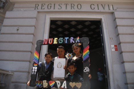 Luz María Zamudio y Marisol Víveros lograron casarse por lo civil mediante la promoción de un amparo. Esto las convirte en la pareja número 18 del mismo sexo en contraer matrimonio en Veracruz.