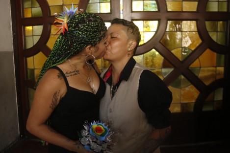 Luz María Zamudio y Marisol Víveros lograron casarse por lo civil mediante la promoción de un amparo. Esto las convirte en la pareja número 18 del mismo sexo en contraer matrimonio.