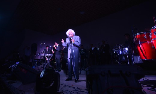 Dentro del Festival de las Flores Xalapa llena de luz se presentaron Pepe Bustos y los santaneros,  así como La Sonora Dinamita quienes hicieron bailar por varias horas a los asistentes.