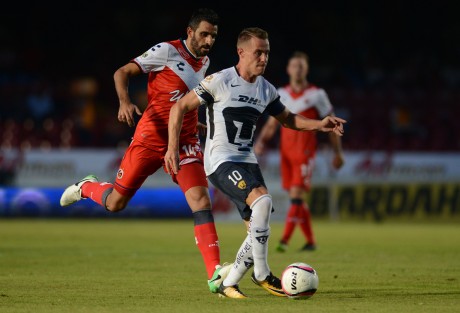 Los Tiburones Rojos de Veracruz vencieron 1 a 0 a los Pumas de la UNAM en partido disputado en el estadio Luis Pirata de la Fuente.