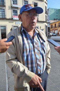 El Señor Guillermo Jiménez Olivo, pensionado del estado, inició esta mañana una huelga de hambre en protesta por el retraso de pagos de su pensión. Enfermo y de edad avanzada, invitó a aquellos otros compañeros que se encuentran en la misma situación, a unirse con él para ejercer presión ante el gobierno.