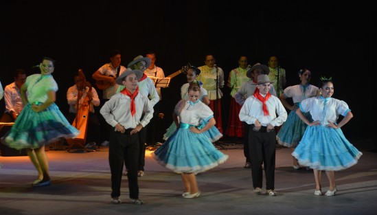 Con gran éxito se llevó a cabo Danza Festival el auditorio de la Sección 32 del SNTE, en la cual se presentaron los grupos Gala Ballet Xalapa- Colombia, Ballet Internacional del Estado de Veracruz y la Compañía Artística Danza Colombia.
