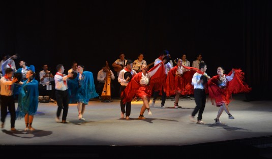 Con gran éxito se llevó a cabo Danza Festival el auditorio de la Sección 32 del SNTE, en la cual se presentaron los grupos Gala Ballet Xalapa- Colombia, Ballet Internacional del Estado de Veracruz y la Compañía Artística Danza Colombia.

