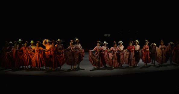Con gran éxito se llevó a cabo Danza Festival el auditorio de la Sección 32 del SNTE, en la cual se presentaron los grupos Gala Ballet Xalapa- Colombia, Ballet Internacional del Estado de Veracruz y la Compañía Artística Danza Colombia.
