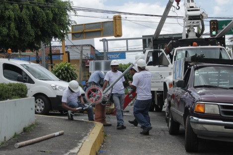El Ayuntamiento de Xalapa está destinando más de 13 millones de pesos a la instalación en puntos estratégicos de la ciudad de cámaras de videovigilancia para inhibir la delincuencia y fundamentar las denuncias en el caso de la comisión de un ilícito, una inversión que no tiene precedentes en la materia, informó el alcalde Américo Zúñiga Martínez.