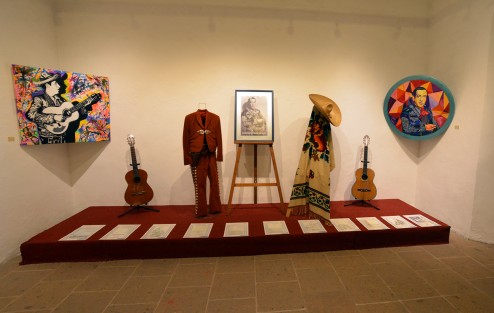 En el Centro Recreativo Xalapeño se inauguró la exposición Época de Oro, la cual incluye obras de varios artistas, así com una muestra itinerante en homenaje al maestro Lorenzo Barcelata. 
