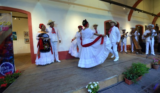 Varios artistas amenizaron la inauguración de esta expo.
