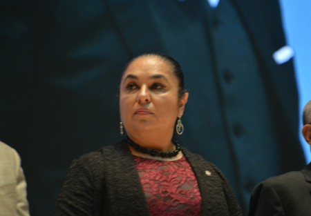 Ante la Junta de Gobierno de la Universidad Veracruzana, Sara Ladrón de Guevara González rindió protesta como rectora para el periodo 2017 - 2021. 