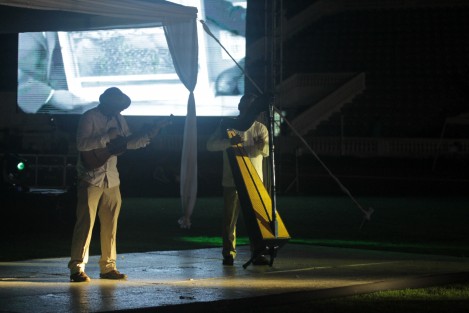 Con la participación de la Orquesta Municipal de Xalapa, el Mariachi Estelar y el grupo Tlen Huicani, concluyó este sábado la cuarta edición del Festival de Las Flores Xalapa llena de Luz 2017, el cual reunió a cientos de familias en el Estadio Xalapeño.