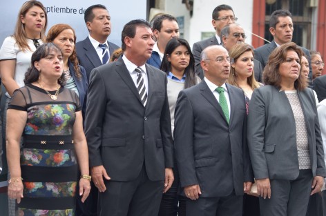 Los alcaldes de Emiliano Zapata y Coatepec acudieron a las Guardias de Honor en Los Berros, acompañados por el cuerpo edilicio, aseguraron que sería necesario implementar una policía metropolitana que garantice la seguridad de los municipios vecinos a la capital.