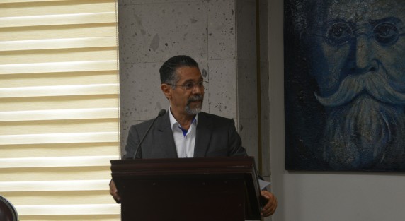 El diputado Tito Delfín Cano presentó una iniciativa que propone crear un Instituto de Bomberos en el Estado de Veracruz, y sea un organismo descentralizado, que garantice capacitación, profesionalización, organice y zonifique los cuerpos de Bomberos, sin embargo no se garatizaría un presupuesto suficiente para que trabajen, como como sí lo tienen los diputados. 
