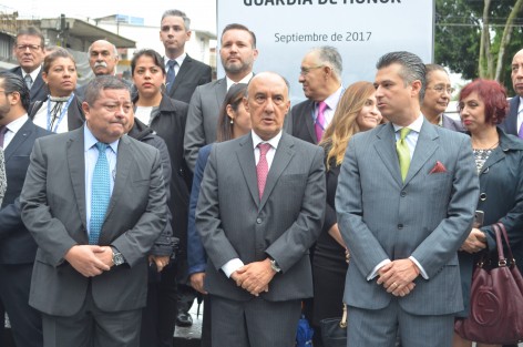 El Secretario de Salud, Arturo Irán Suárez Villa, en las guardias de honor en el parque de Los Berros, informó que esta secretaría ha interpuesto 146 denuncias penales contra autoridades de la administración pasada por dejar inconclusas obras hospitalarias.