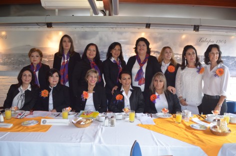 Integrantes del Centro de Estudios y Formación Integral para la Mujer invitaron a su 14avo Congreso, a realizarse este fin de semana en el Teatro del Estado, el cual contará con consultas médicas para mujeres, apoyo legal con abogados y pláticas motivacionales, así como traslado para quienes deseen asistir, el costo es de quince pesos por persona.