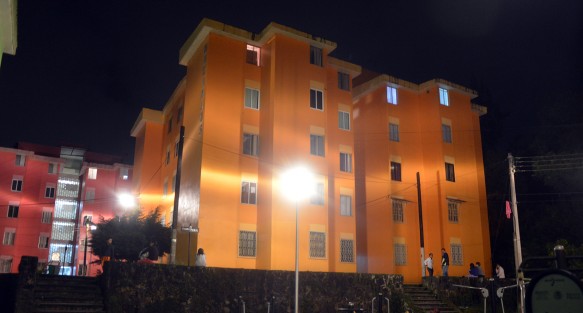 El temblor que sacudió el sureste mexicano hizo que muchas personas en la ciudad de Xalapa, salieran de sus casas, sobre todo de edificios de varios pisos, donde el movimiento se incrementa.  