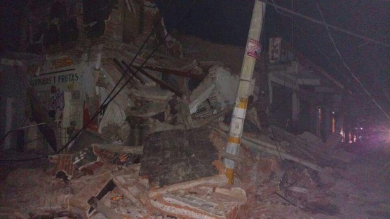 Empiezan a fluir datos de afectaciones por el sismo de este jueves. En Juchitán, Oaxaca se informa sobre la caída de algunas construcciones. 