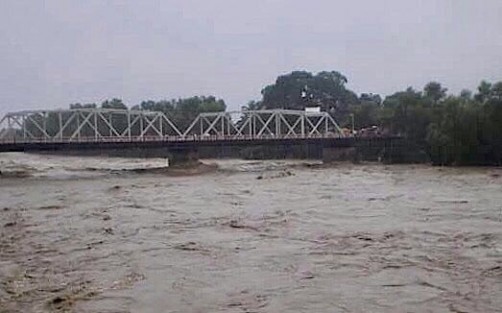 Antes de la entrada del huracán Katia a territorio veracruzano ya se observaba incremento en el nivel de algunos ríos, como el Bobos en Martínez de la Torre, a la altura del Ingenio Independencia.  