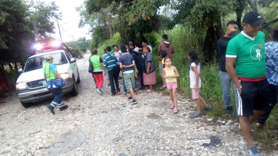 45 personas resultaron intoxicadas luego de que un vecino de la colonia San Francisco, en Cuitláhuac, Ver. botara un tanque cargado de ácido clorhídrico, provocando que una nube de gas de cloro se formara.
