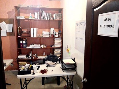 Desconocidos ingresaron a las oficinas del Comité Directivo Estatal del partido Movimiento de Regeneración Nacional (MORENA), en Xalapa, de donde sustrajeron exclusivamente equipo de cómputo de la presidencia, área electoral y organización.