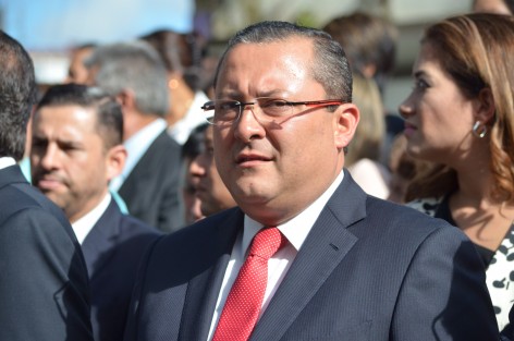 El dirigente estatal del PRI, Renato Alarcón, descalificó la forma en que el PAN justificó conservar la presidencia de la JUCOPO del Congreso del Estado. Respecto a Regina Vazquez, dijo que ella ya se había ido de hace tiempo del PRI, pues ya se estaba pronunciando a favor de las iniciativas del PAN, es una traicionera, pues llegó al Congreso como plurinominal 1. 