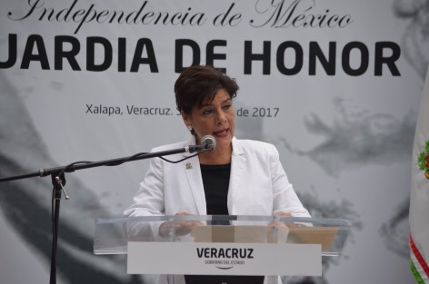 En la guardia de honor del Congreso local, en el monumento a Hidalgo en el Parque de los Berros, sólo acudieron diputados del PAN y personal del Congreso; ante las divisiones y pugnas por ocupar la JUCOPO, se vieron ausentes una gran mayoría de legisladores.