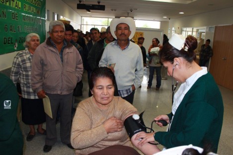Beneficiarias y promotoras de salud del hospital IMSS Prospera en Papantla, mostraron su inconformidad ante la carencia de personal médico especialista en esto centro hospitalario.
