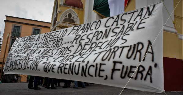 Para que no digan que nadie se acuerda del secretario de Gobierno, un grupo de comerciante acudieron a Plaza Lerdo a saludarlo.