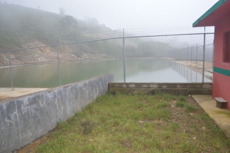 El pasado 8 de septiembre habitantes de Tercera Manzana, municipio de Tepatlaxco, Ver. vieron arrasadas sus siembras, árboles y rocas debido a la ruptura de una represa construida por el Gobierno Federal.  La corriente del agua arrazó hasta con la tierra fértil, porlo que los afectados piden el apoyo de las autoridades, a más ded enunciar que otro tanque en la zona, está a punto de colapsar.