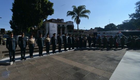 En el parque los berros Xalapa, el general brigadier D. E. M.  Adalberto Sergio Rojas Mira, jefe del Estado mayor  y  representante de la 26/a. Z. M., en compañía del Coronel de Infantería D. E. M. Francisco Alvarado Teran, cmte. Del 63/o. B. I.; realizaron la guardia de honor en el monumento a Miguel Hidalgo y costilla con motivo de las fiestas patrias con motivo al 207 aniversario de la independencia de México.