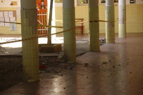 La escuela primaria Patria, en la ciudad de Veracruz, presenta afectaciones en su estructura debido al temblor que sacudió a los estados del sureste el pasado jueves. En algunas columnas y cornizas hay cuarteaduras y desprendimientos.  
