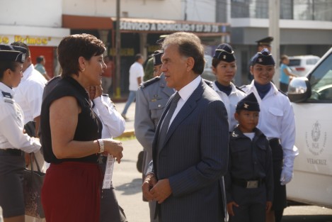 El gobernador del estado, Miguel Ángel Yunes Linares, presidió la ceremonia cívico-militar para conmemorar el CLXX Aniversario de la Gesta Heróica del Castillo de Chapultepec.
