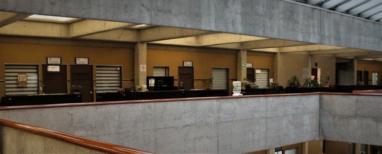 Como si fueran vacaciones se ven las oficinas de los diputados locales en el Palacio Legislativo. 