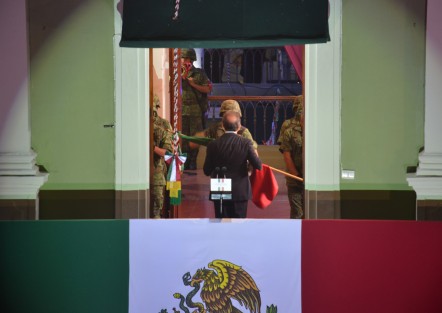 Austero Grito de Independencia en la capital veracruzana. 