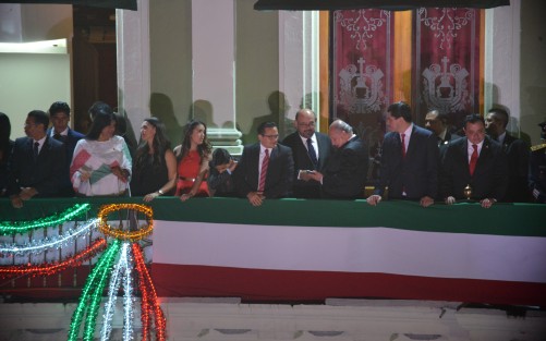 Así los veracruzanos nos las estemos viendo como estamos viendo nuestra suerte, pero la administración panista - perredista dio su primer Grito de Independencia desde el poder en Veracruz.  