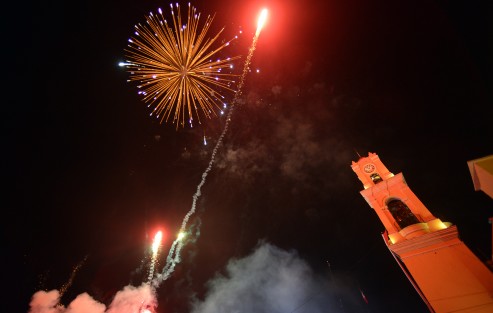 La pirotecnia, una de las cosas que el pueblo disfruta cada 15 de septiembre sin importar el color del que sean. 