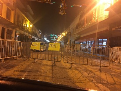 Luego del ingreso al centro de todos los invitados, hasta los encargados del retén se fueron a bailar con Willie Colón. 