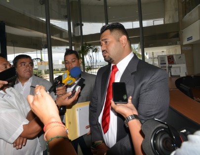 El abogado comentó que no le fue mostrado el expediente, además declaró que su cliente ya había tramitado amparo federal.

