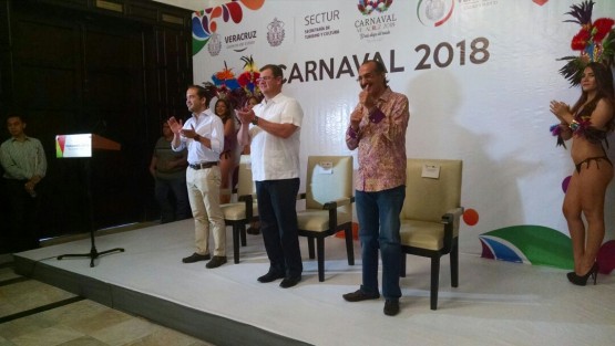 Fue presentado el programa del Carnaval de Veracruz 2018. Al evento asistieron los alcaldes en funciones y electo, Ramón Poo Gil y Fernando Yunes Marquez.