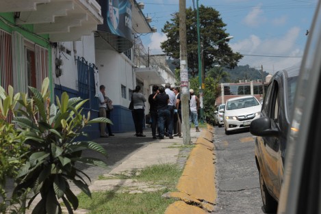 Sismo de 7.1 grados, con epicentro en Chiautla, Puebla. En Xalapa como en otros sitios la gente sale de los edificios.