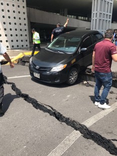 En redes sociales circulan varias imagenes sobre daños en la Ciudad de México, sin embargo se recomienda ser prudentes, pues como en otras ocasiones algunas no corresponden a los actuales hechos. 