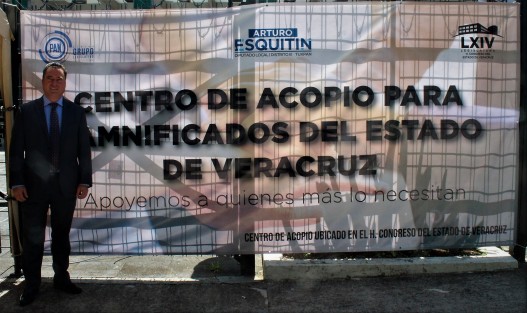 Diputados panistas colocaron su centro de acopio para recaudar apoyo para damnificados por el huracán Katia y el sismo del 7 de septiembre. Invitaron a sus homólogos de otros colores a aportar, al igual que  a la sociedad, pues su acción es sin fines electorales, según.