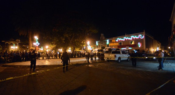 También se llevó a cabo una cuerda de reos desde la penitenciaría ubicada en el Palacio Municipal, con fuerte operativo policiaco encabezado por fuerzas federales y estatales.

