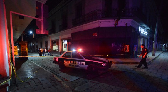 También se llevó a cabo una cuerda de reos desde la penitenciaría ubicada en el Palacio Municipal, con fuerte operativo policiaco encabezado por fuerzas federales y estatales.
