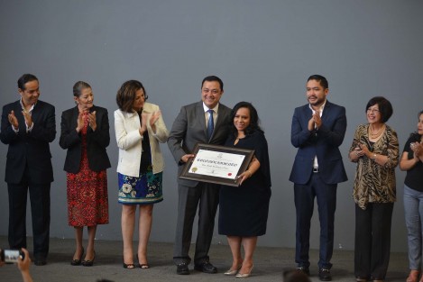 Al inaugurar la segunda edición de la Semana Nacional del Emprendedor, el alcalde Américo Zúñiga Martínez señaló que Xalapa es una ciudad modelo, que busca respaldar a los nuevos emprendedores para generar empleo y desarrollo económico. 