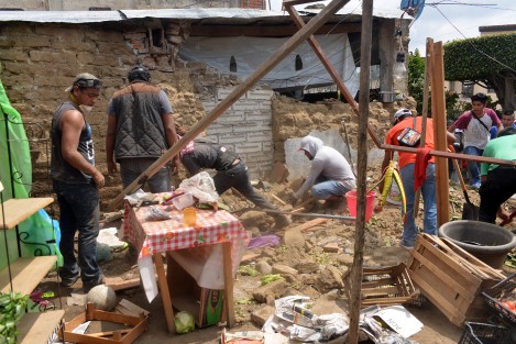 Metepec, perteneciente al municipio de Atlixco, en Puebla, sufrió pérdidas graves, principalmente en casas habitación. Esta comunidad es una de las más devastadas debido a sus construcciones típicas de adobe y teja. 