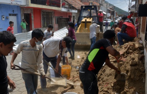 Metepec, perteneciente al municipio de Atlixco, en Puebla, sufrió pérdidas graves, principalmente en casas habitación. Esta comunidad es una de las más devastadas debido a sus construcciones típicas de adobe y teja. 