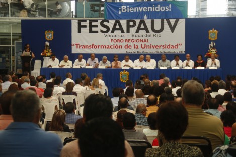 El Congreso Regional FESAPAUV fue inaugurado por el dirigente de este sindicato, Enrique Levet Gorozpe. Las mesas de trabajo se llevarán a cabo en diversas facultades del Campus Mocambo de la Universidad Veracruzana.