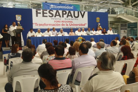El Congreso Regional FESAPAUV fue inaugurado por el dirigente de este sindicato, Enrique Levet Gorozpe. Las mesas de trabajo se llevarán a cabo en diversas facultades del Campus Mocambo de la Universidad Veracruzana.